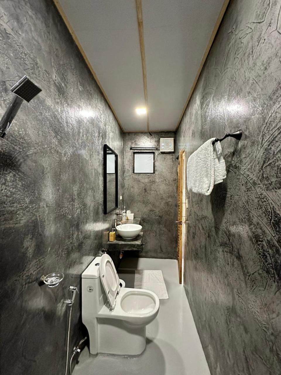 Ursula Beach Resort El Nido Bagian luar foto